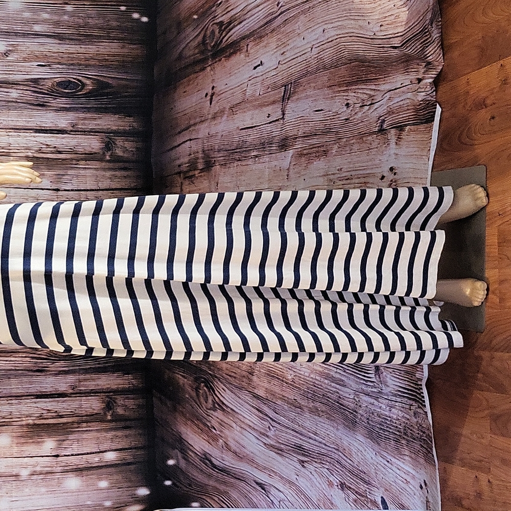 Garnet Hill Women's Sleeveless Navy & Cream Striped Maxi Dress Size M - Picture 2 of 12